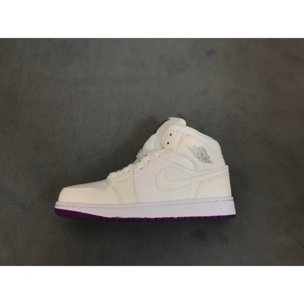 Air Jordan 1 Mid SE White Fuchsia Blast 555112-100