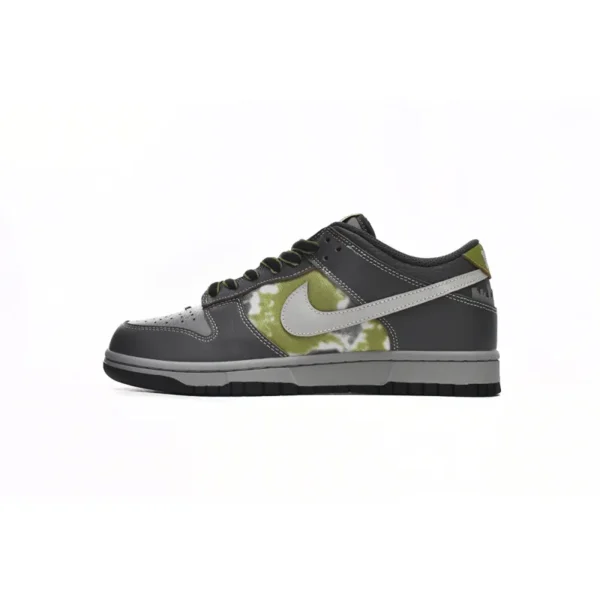 Nike Dunk Low SB Friends and Family FD8775-002