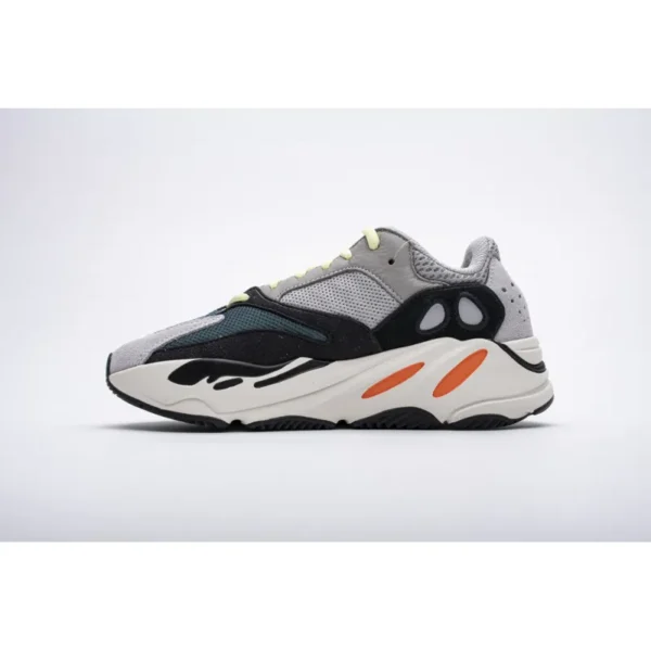 Yeezy Boost 700 OG“Wave Runner” B75571